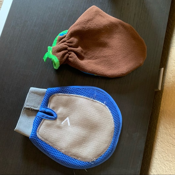 Pet grooming rubber bristle brush mittens - Picture 5 of 7